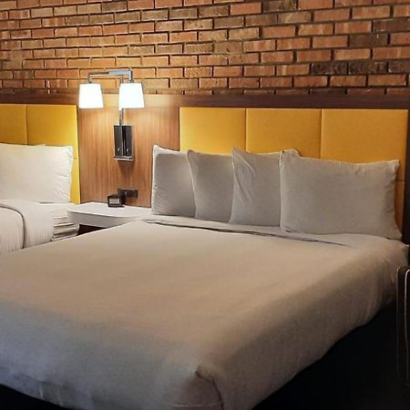 Penn Lodge Hotel & Suites Philadelphia - בנסאלם מראה חיצוני תמונה