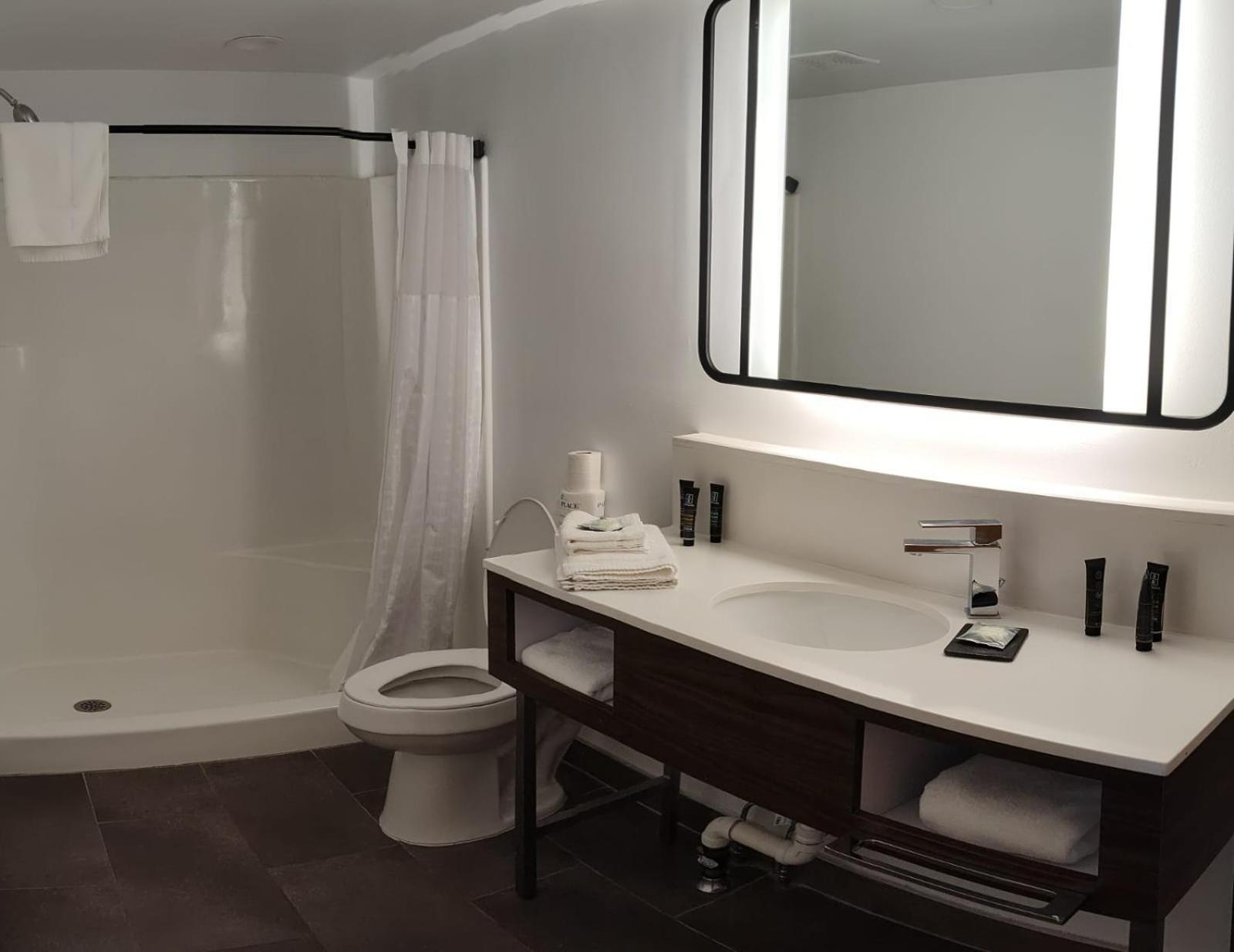Penn Lodge Hotel & Suites Philadelphia - בנסאלם מראה חיצוני תמונה